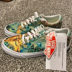 NWT VANS 7.5 Woman’s Old Skool “The Museum of Contemporary Art”